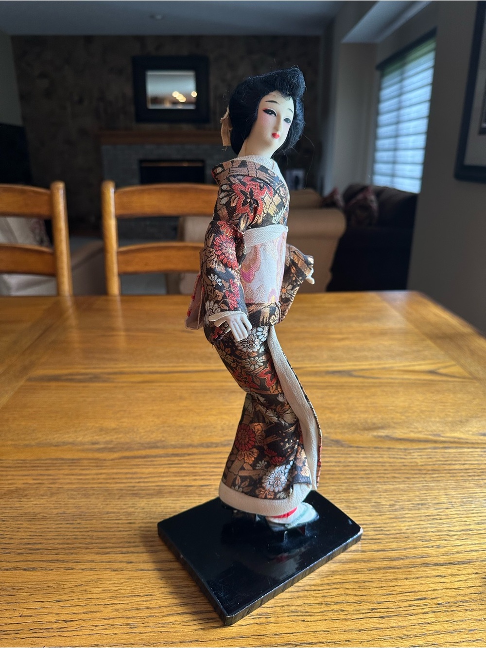 Vintage Nishi Japanese Geisha Doll in Brown Floral Kimono - Picture 7 of 10